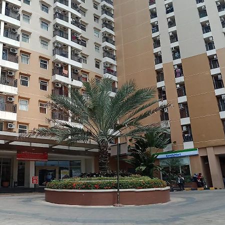 Sopian Apartemen Depok Luaran gambar