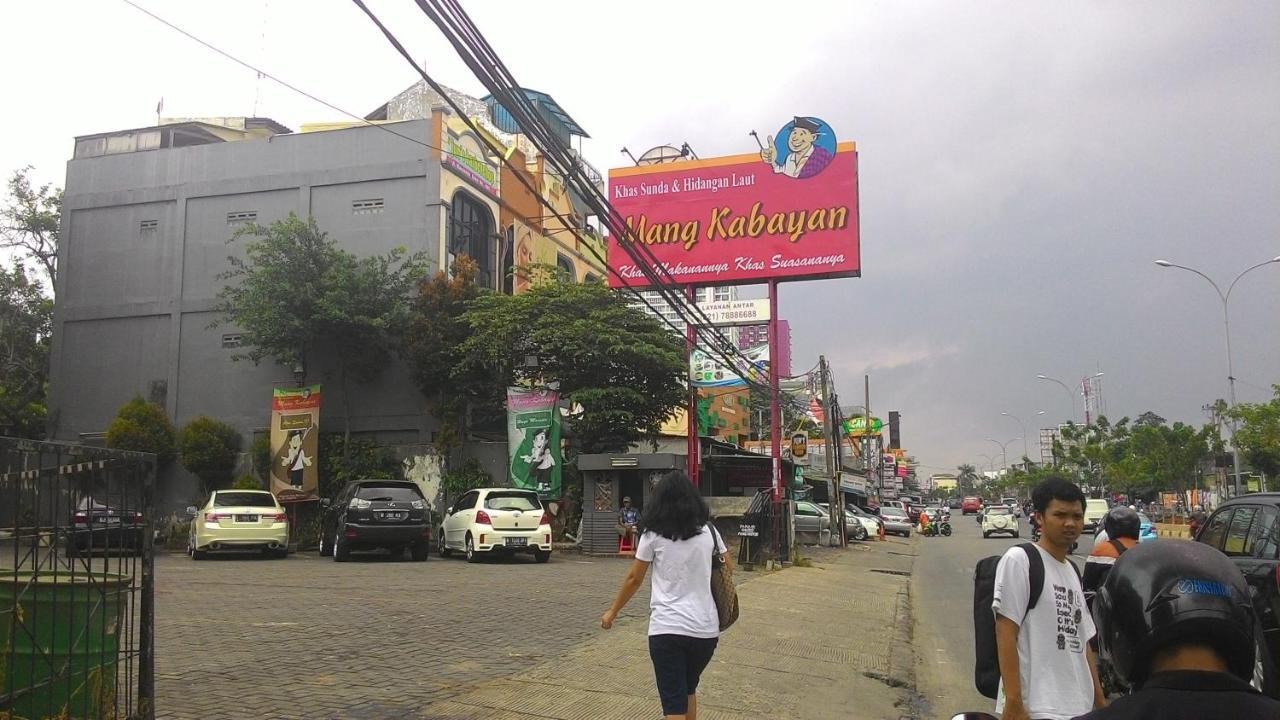 Sopian Apartemen Depok Luaran gambar